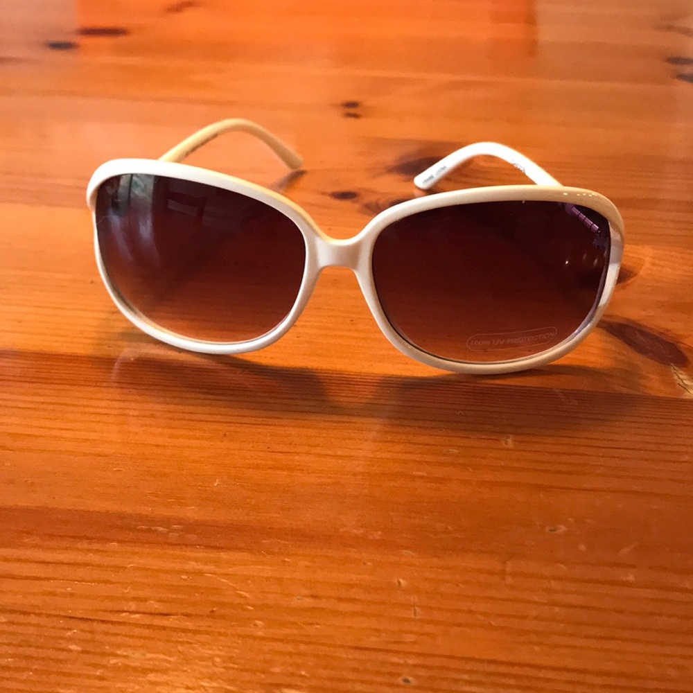 Chico’s White sunglasses